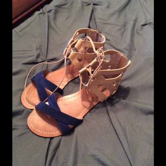 Cute cobalt blue flats sandals! - Picture 1 of 4